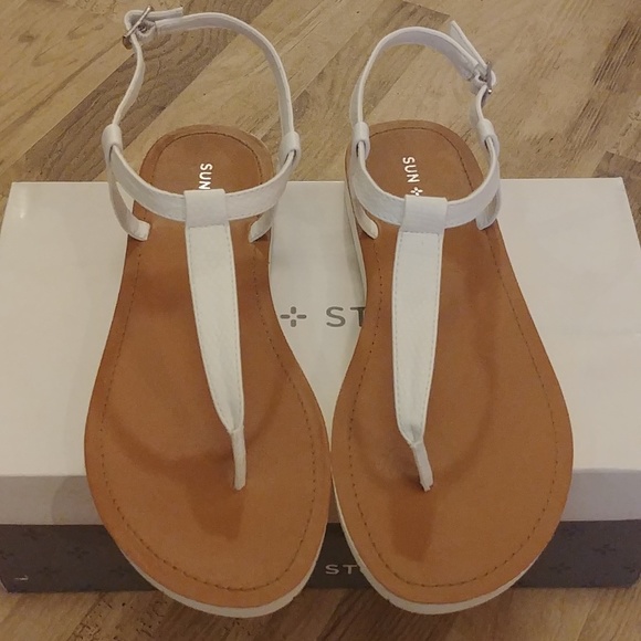 NEW Sun + Stone White Faux Leather Thong Sandals 8 - Picture 5 of 8